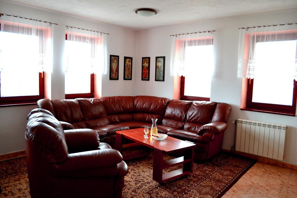 فالتيس Apartment Zelezny Hrozen الغرفة الصورة